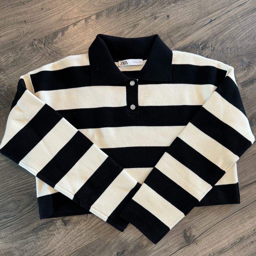 ZARA NWT Crop black and white striped sweater with rhinestone buttons